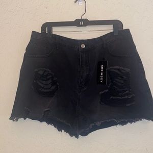Plus size Distressed denim shorts